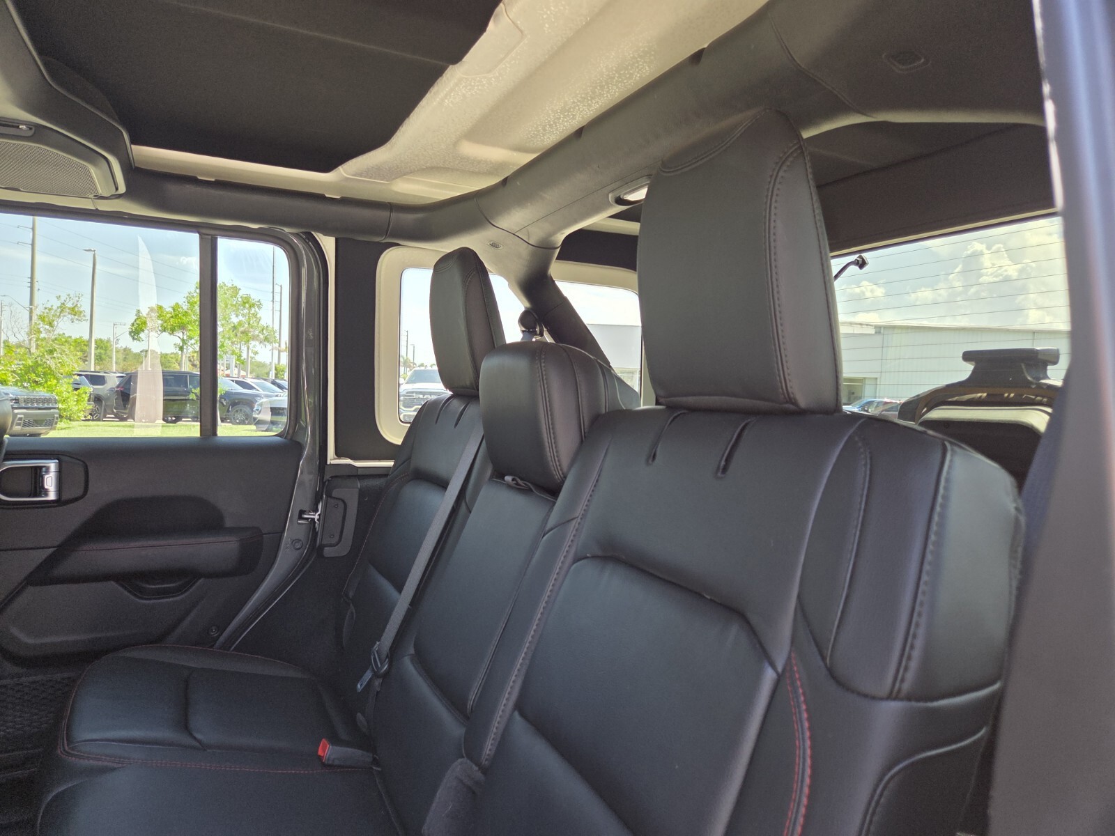 Certified Used 2021 Gray Jeep Unlimited Rubicon image 22