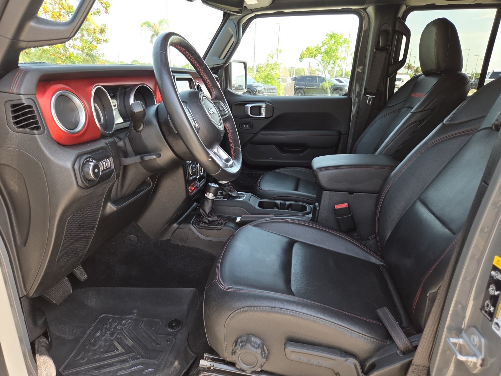 Certified Used 2021 Gray Jeep Unlimited Rubicon image 28