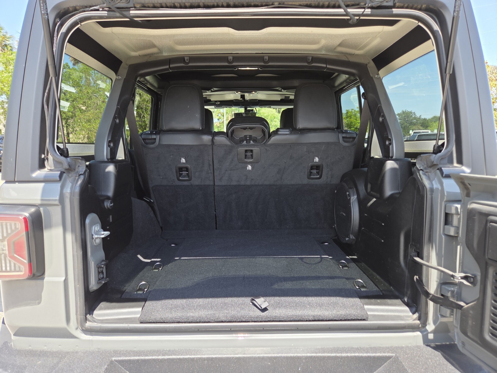 Certified Used 2021 Gray Jeep Unlimited Rubicon image 20