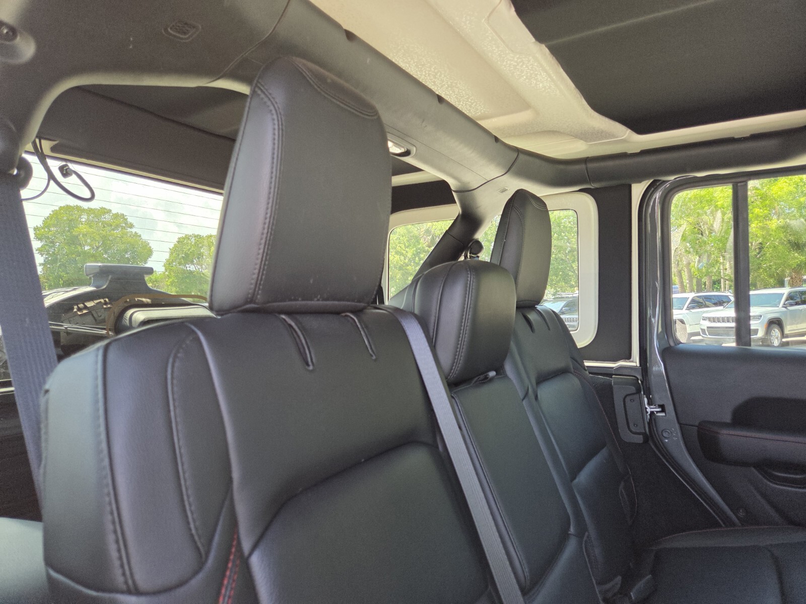 Certified Used 2021 Gray Jeep Unlimited Rubicon image 19