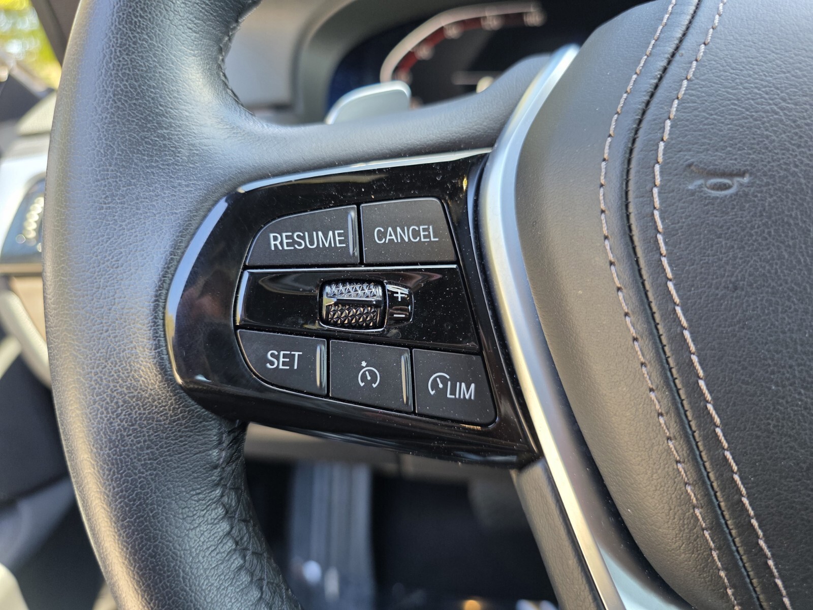 Certified Used 2023 White BMW 540i xDrive image 27