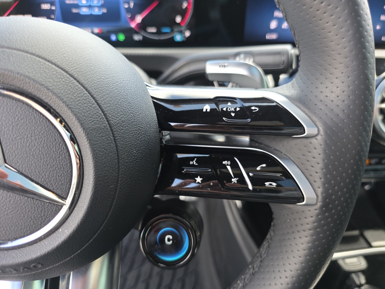 Certified Used 2025 White Mercedes-Benz CLA 35 AMG® image 33