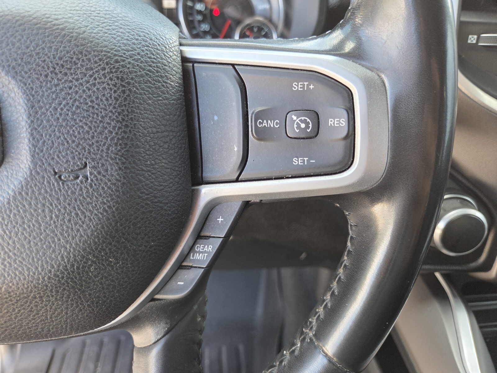Used 2022 Silver Ram Big Horn/Lone Star image 34