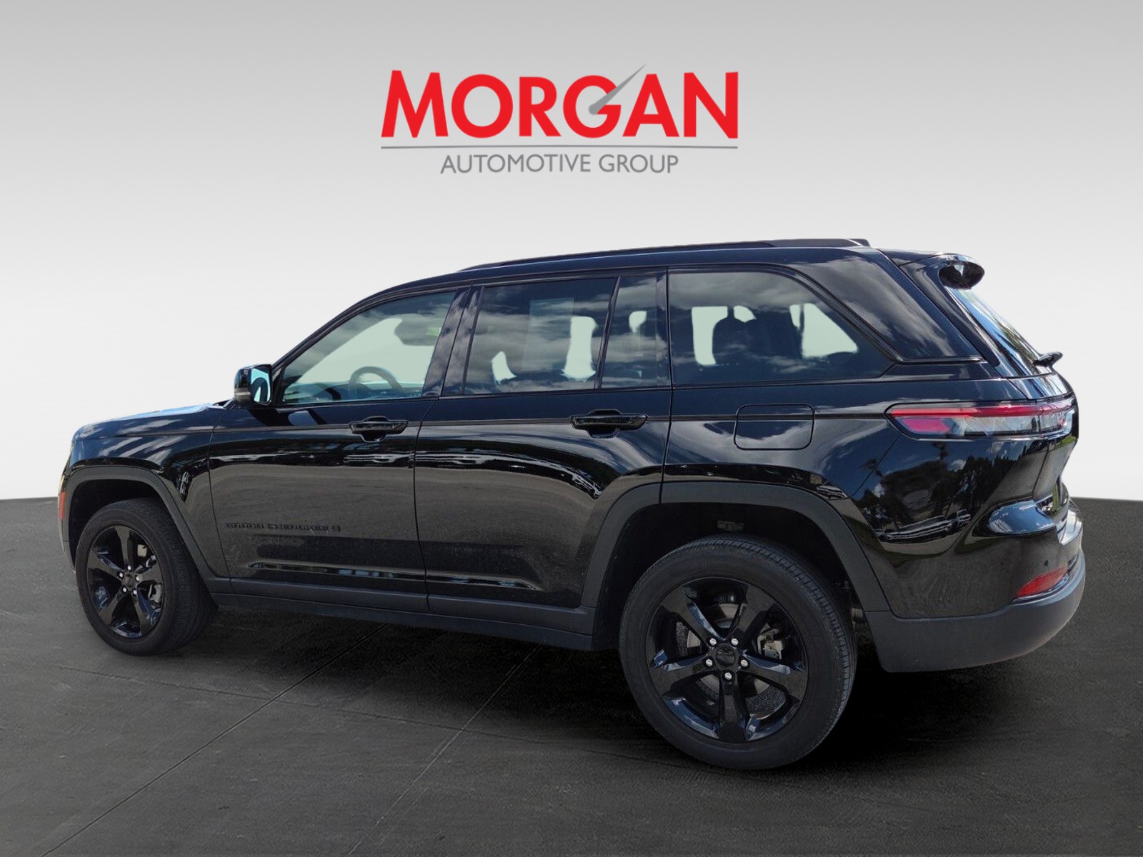 Certified Used 2025 Black Jeep Altitude image 9