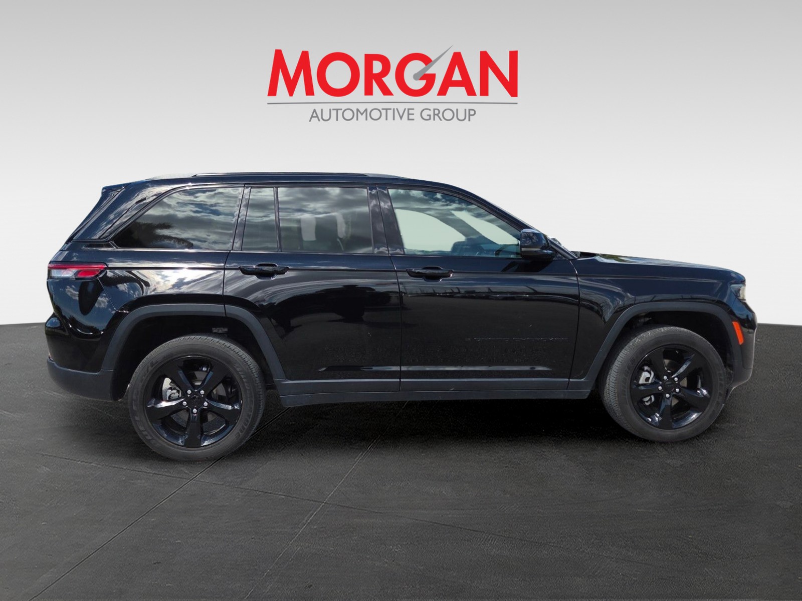 Certified Used 2025 Black Jeep Altitude image 4