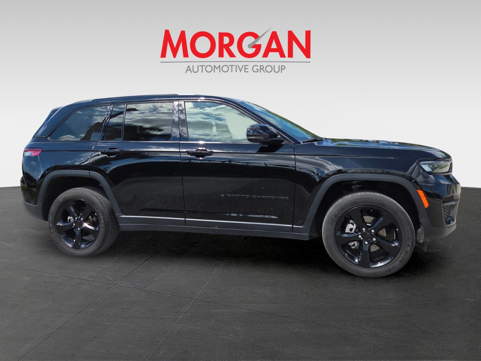 Certified Used 2025 Black Jeep Altitude image 3