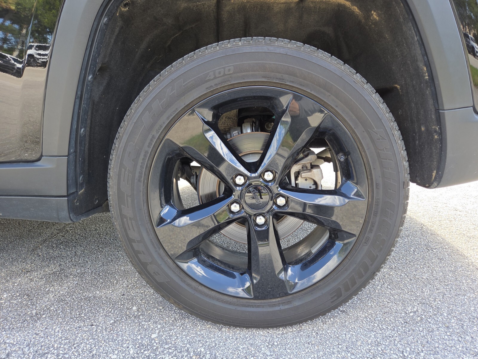 Certified Used 2025 Black Jeep Altitude image 21