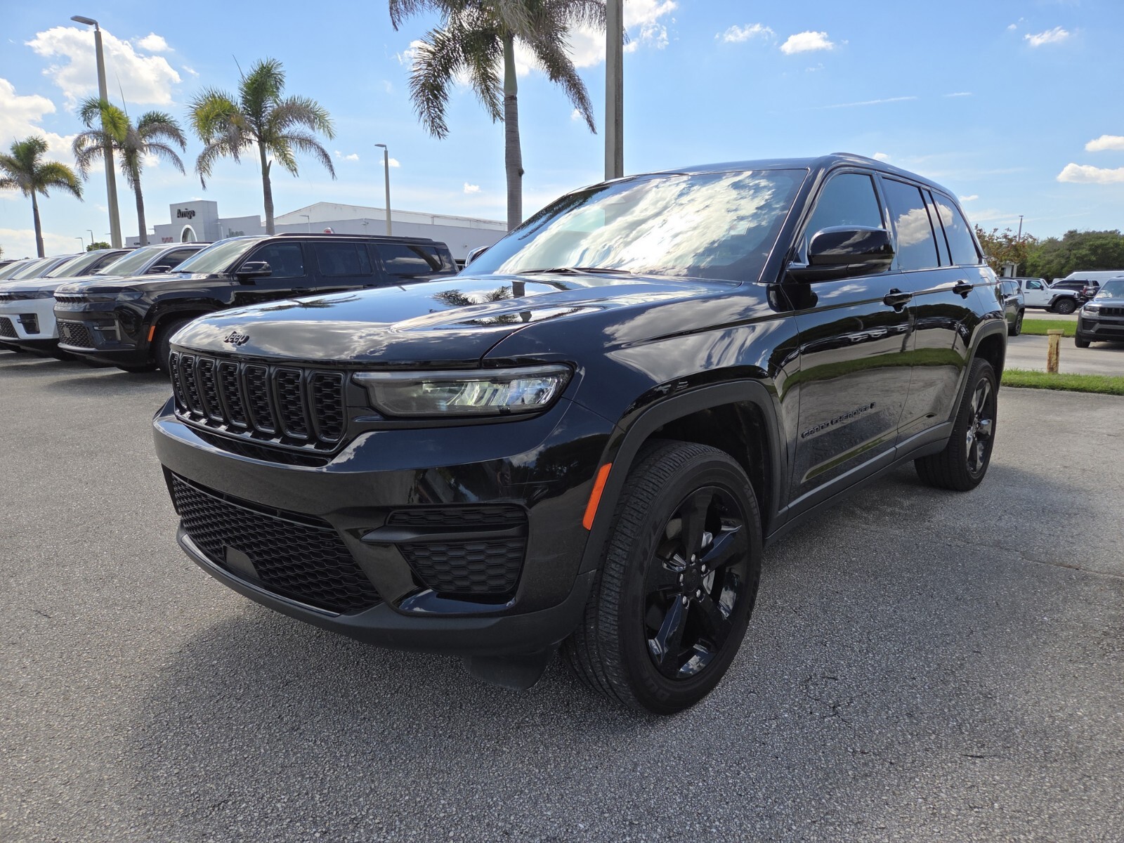 Certified Used 2025 Black Jeep Altitude image 12