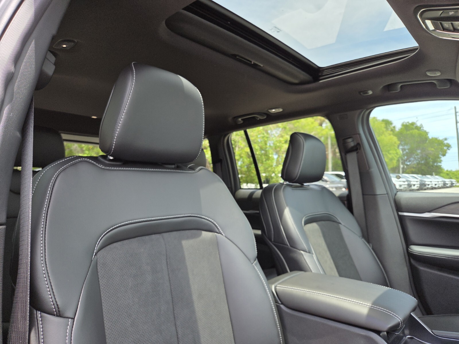 New 2026 Gray Jeep Altitude image 16