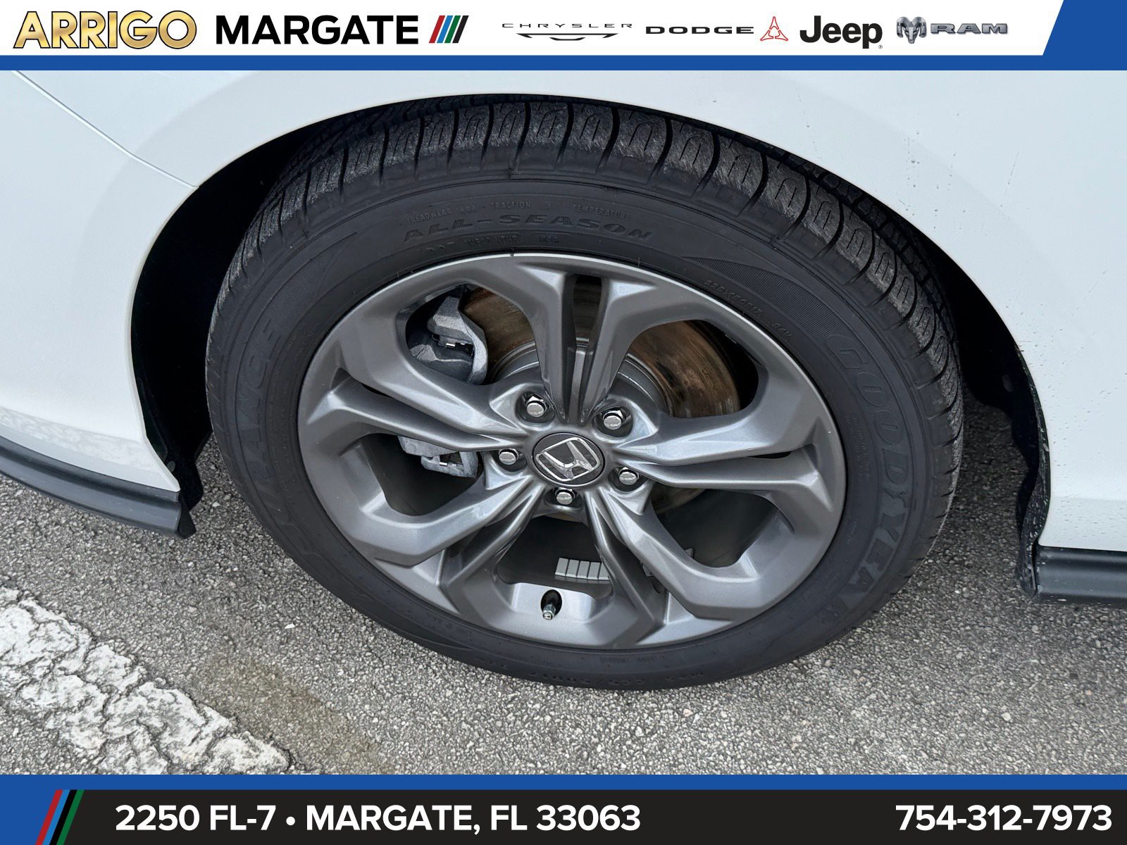 Used 2024  Honda EX image 19