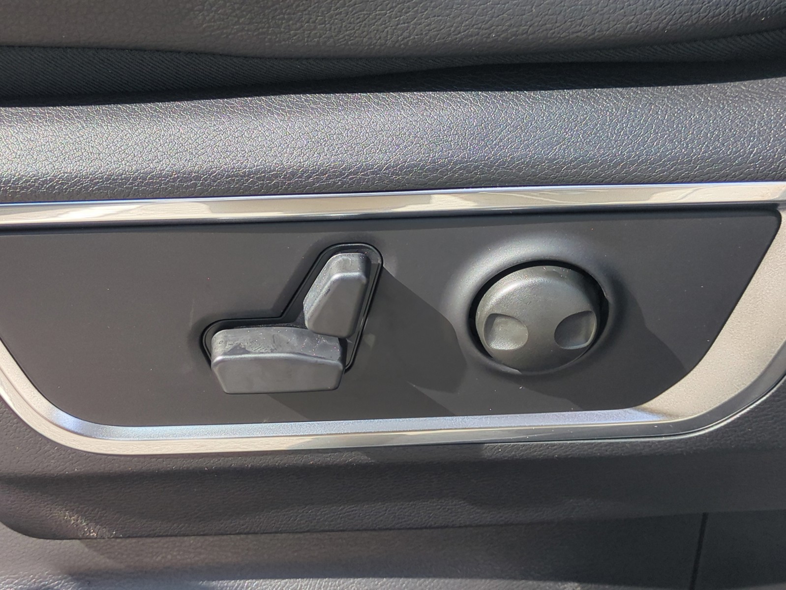 New 2026 Off-white Ram Laramie image 20