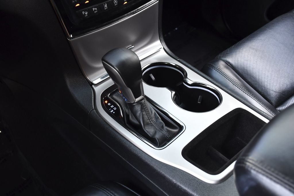 Used 2019 White Jeep Overland image 12