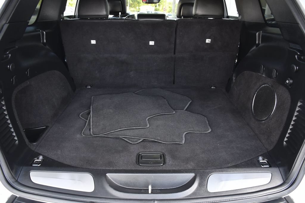 Used 2019 White Jeep Overland image 29