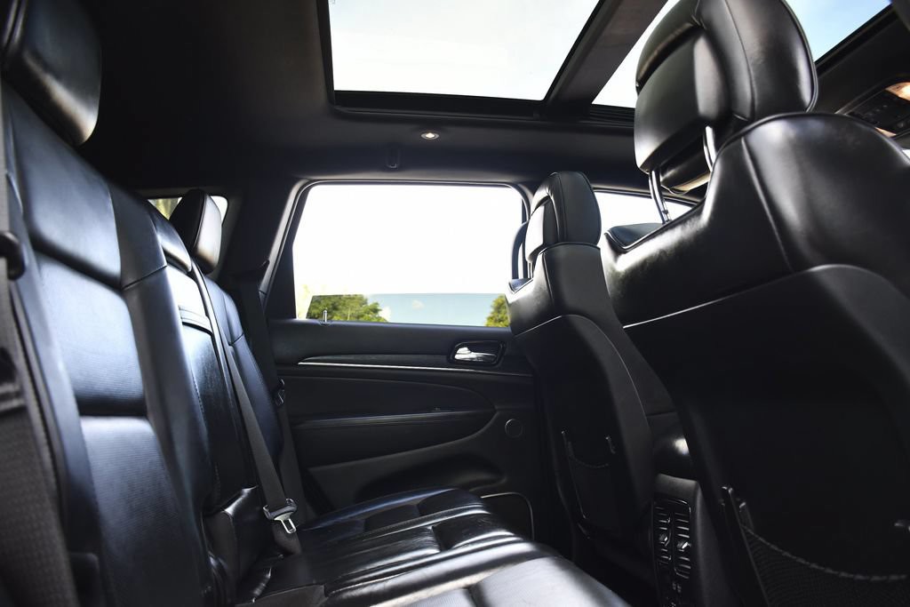 Used 2019 White Jeep Overland image 24