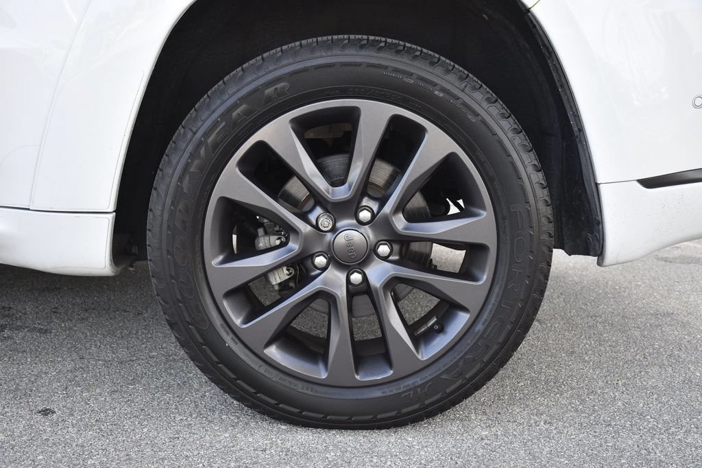 Used 2019 White Jeep Overland image 30