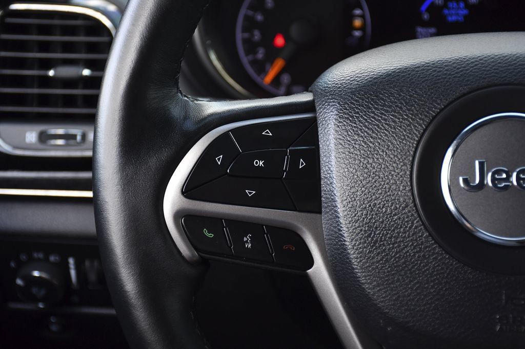 Used 2019 White Jeep Overland image 8
