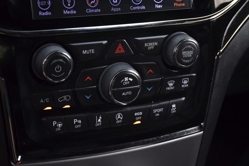 Used 2019 White Jeep Overland image 13