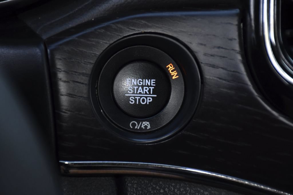 Used 2019 White Jeep Overland image 17