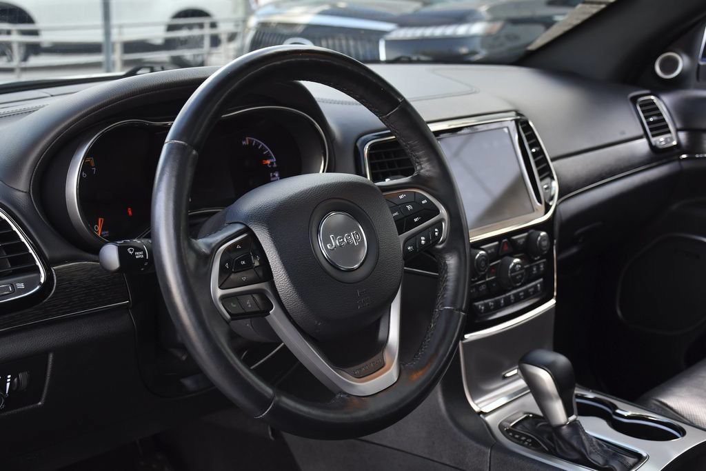 Used 2019 White Jeep Overland image 20
