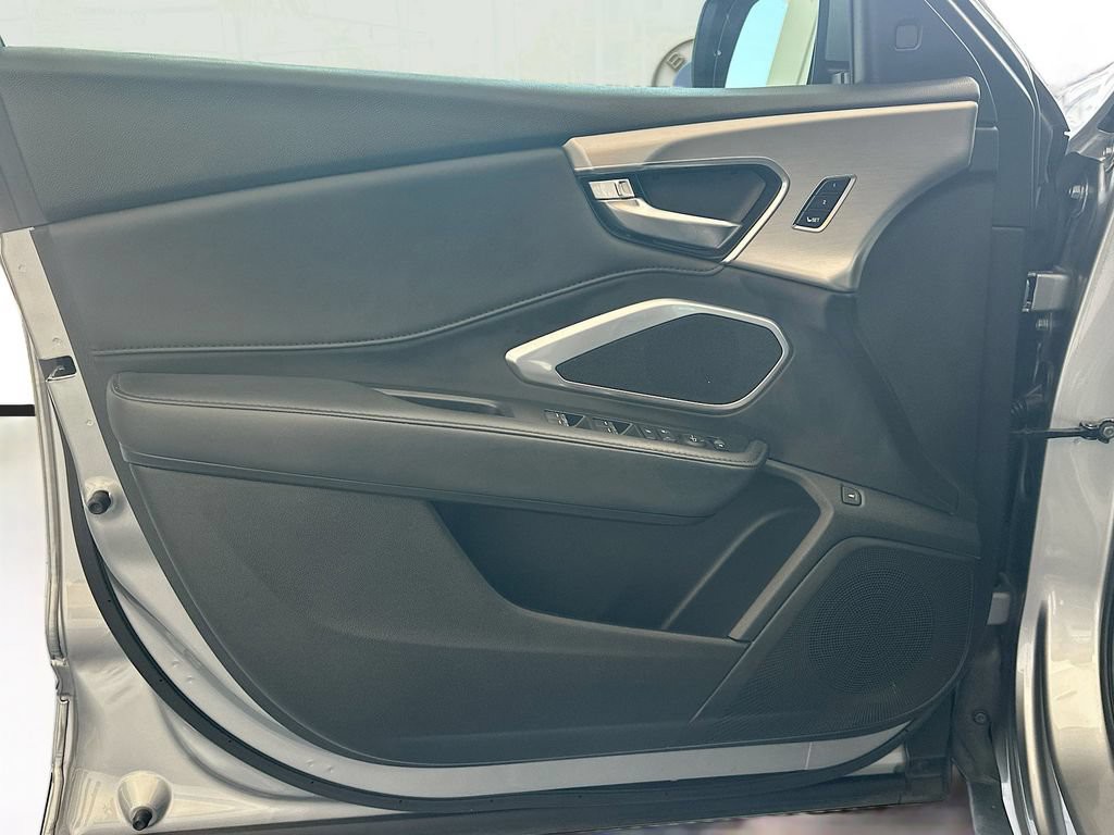 Used 2024  Acura Base image 16