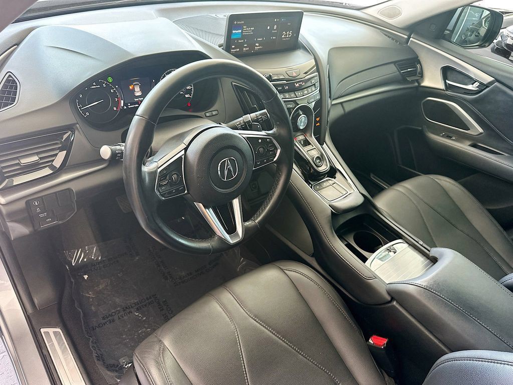 Used 2024  Acura Base image 9