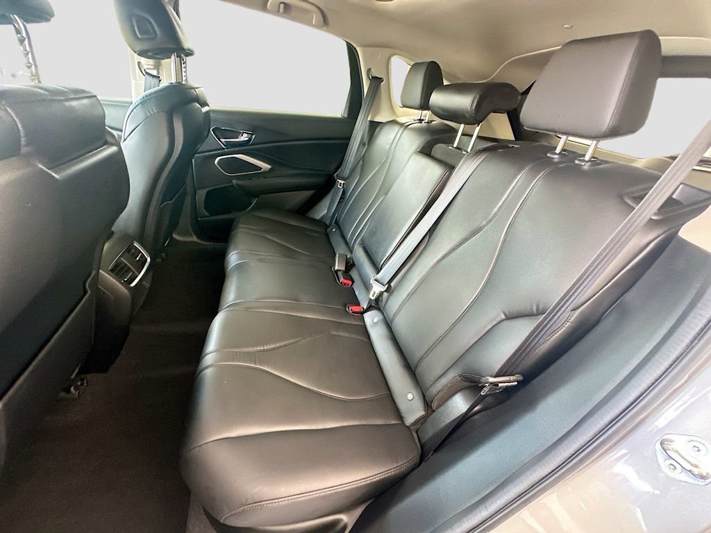 Used 2024  Acura Base image 21