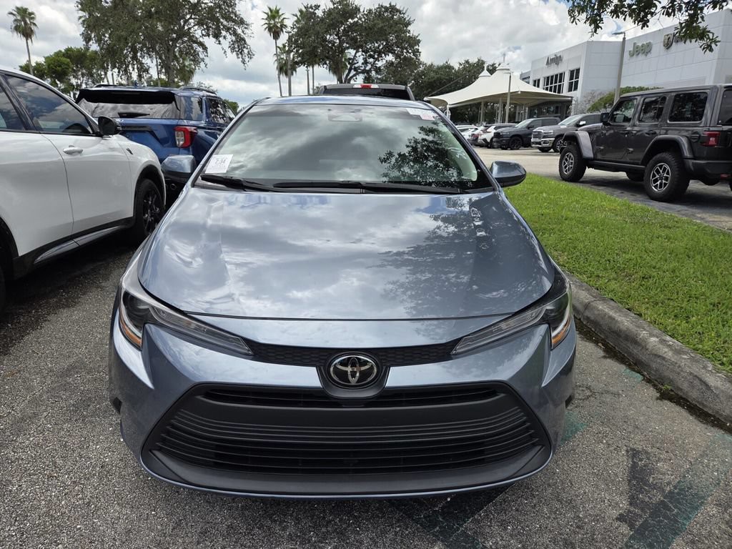Used 2024  Toyota LE image 2