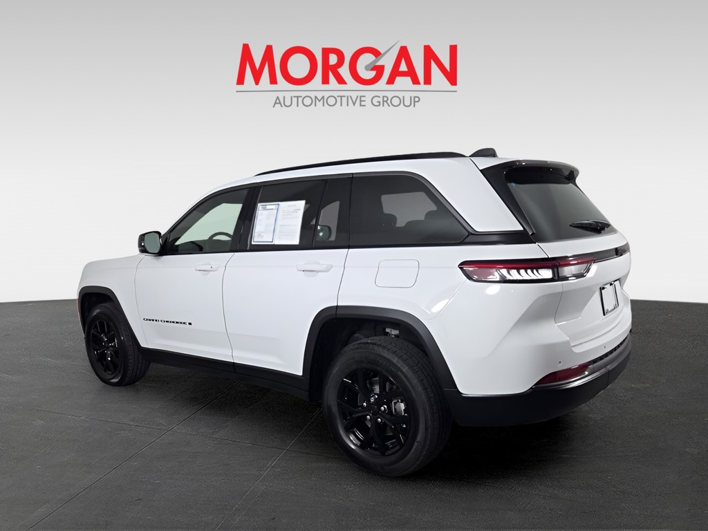 Used 2026 White Jeep Altitude image 7