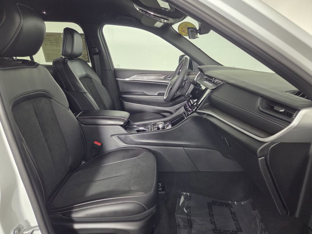 Used 2026 White Jeep Altitude image 30