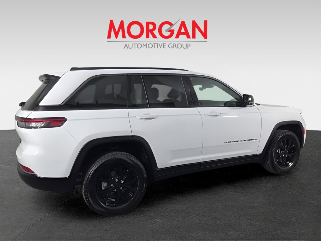 Used 2026 White Jeep Altitude image 5