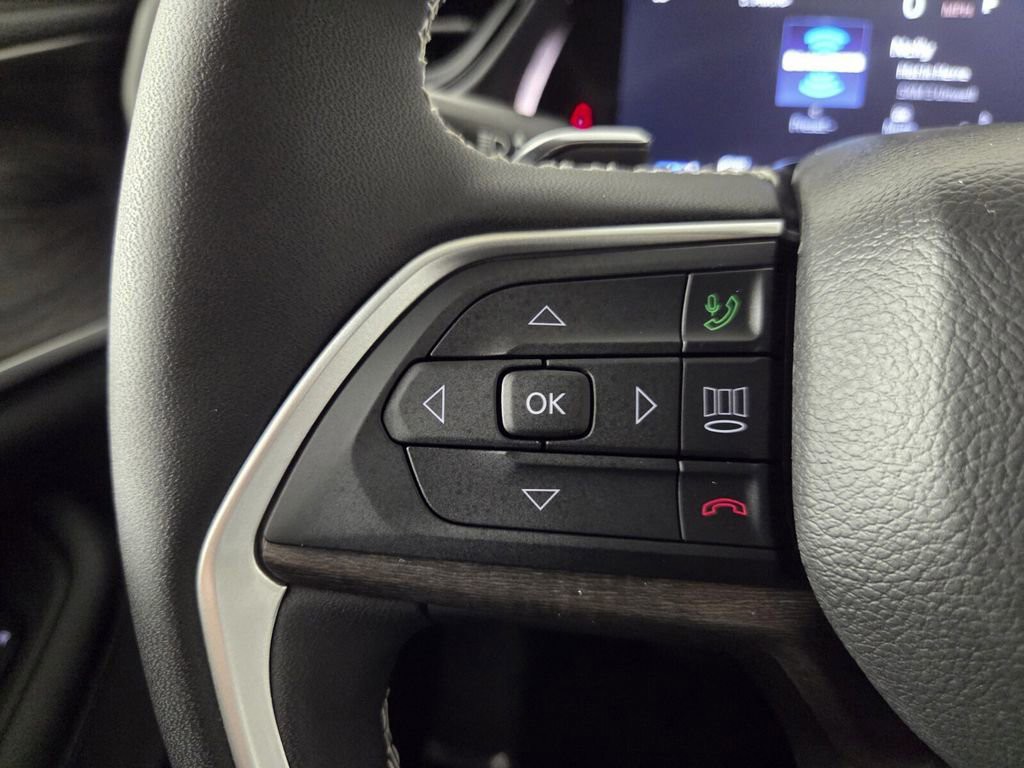 Used 2026 White Jeep Altitude image 18