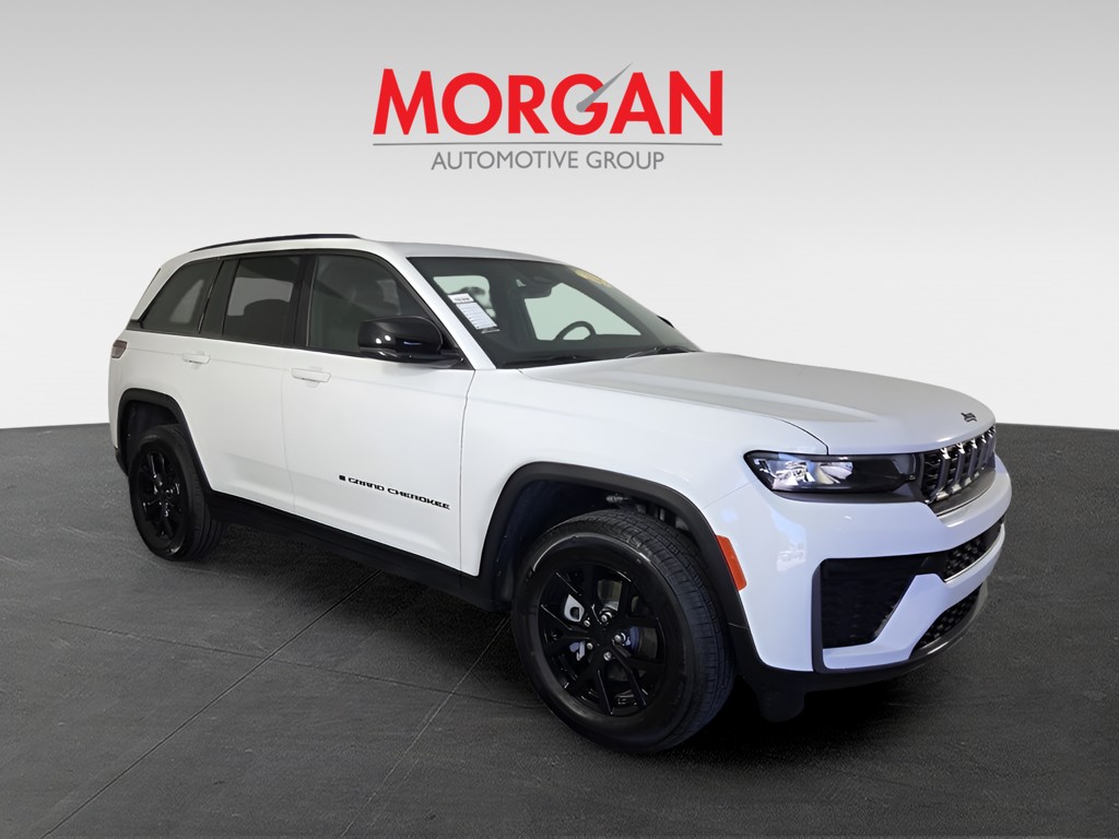 Used 2026 White Jeep Altitude image 2