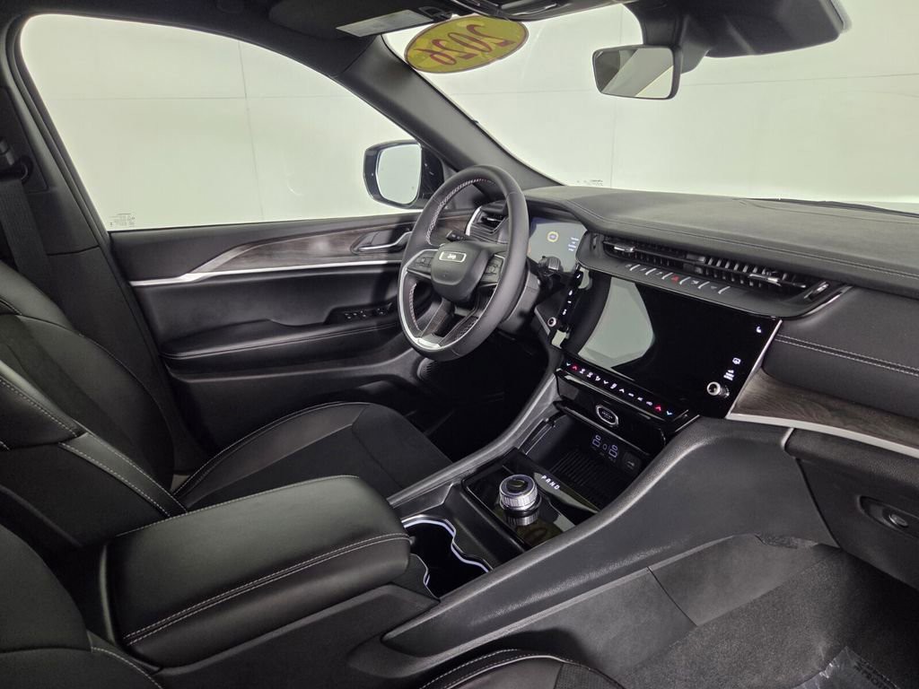 Used 2026 White Jeep Altitude image 31