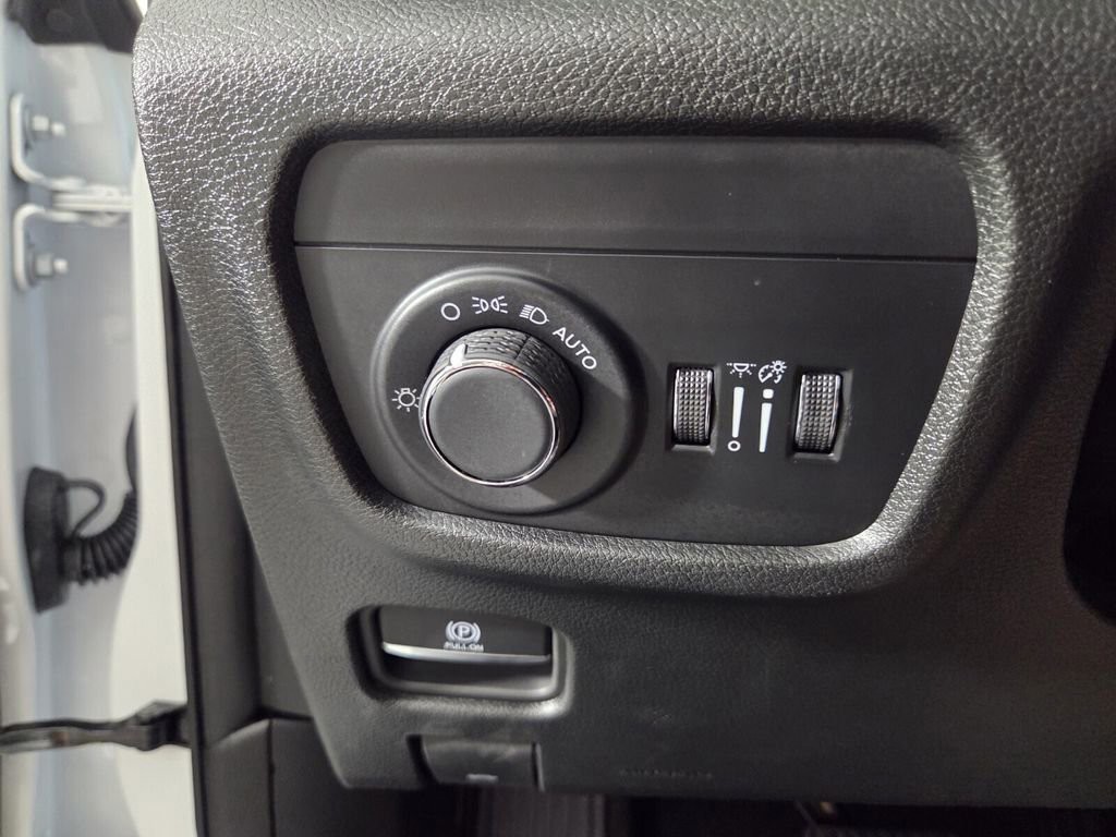 Used 2026 White Jeep Altitude image 19