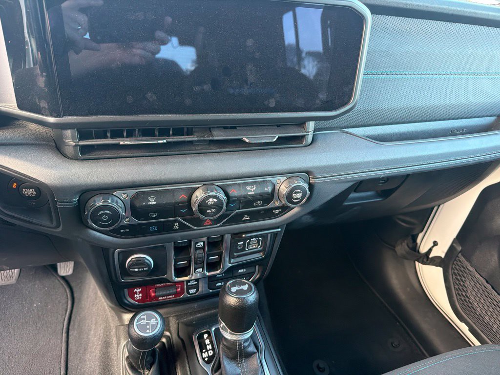 Used 2024 White Jeep Rubicon 4xe image 12