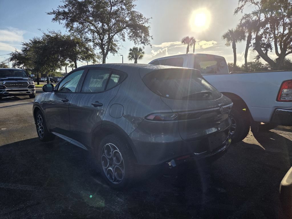 Used 2025 Silver Alfa Romeo Base image 4