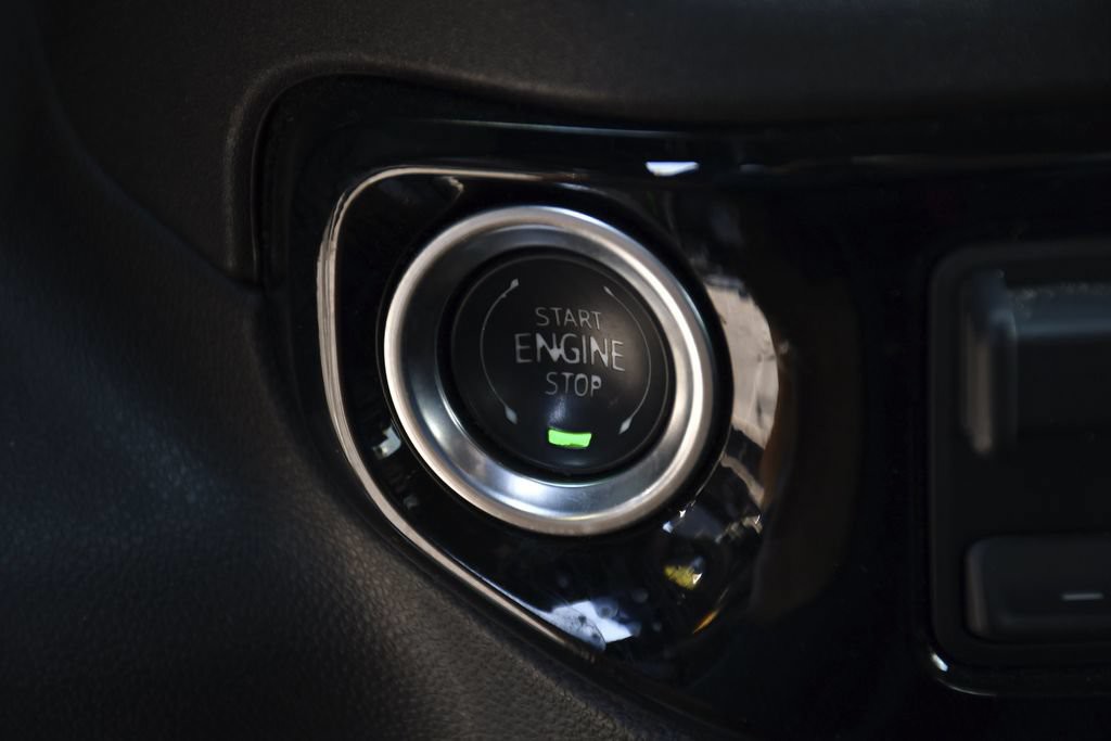 Used 2025 Black GMC SLT image 18