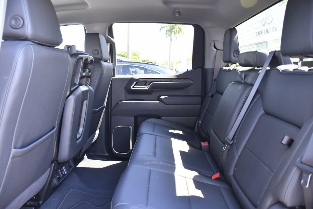 Used 2025 Black GMC SLT image 23