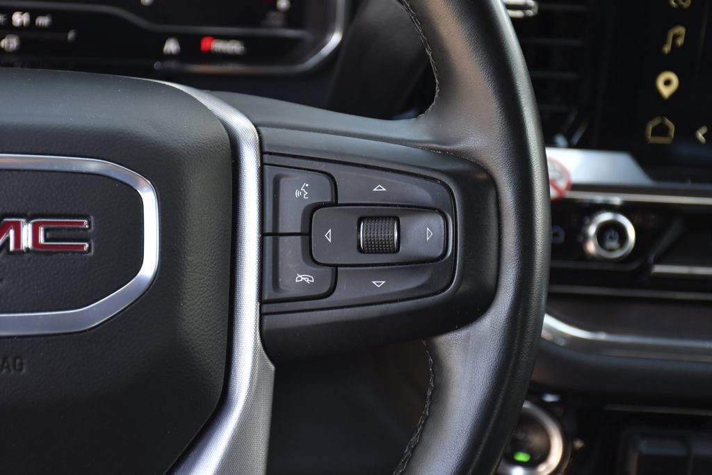 Used 2025 Black GMC SLT image 9
