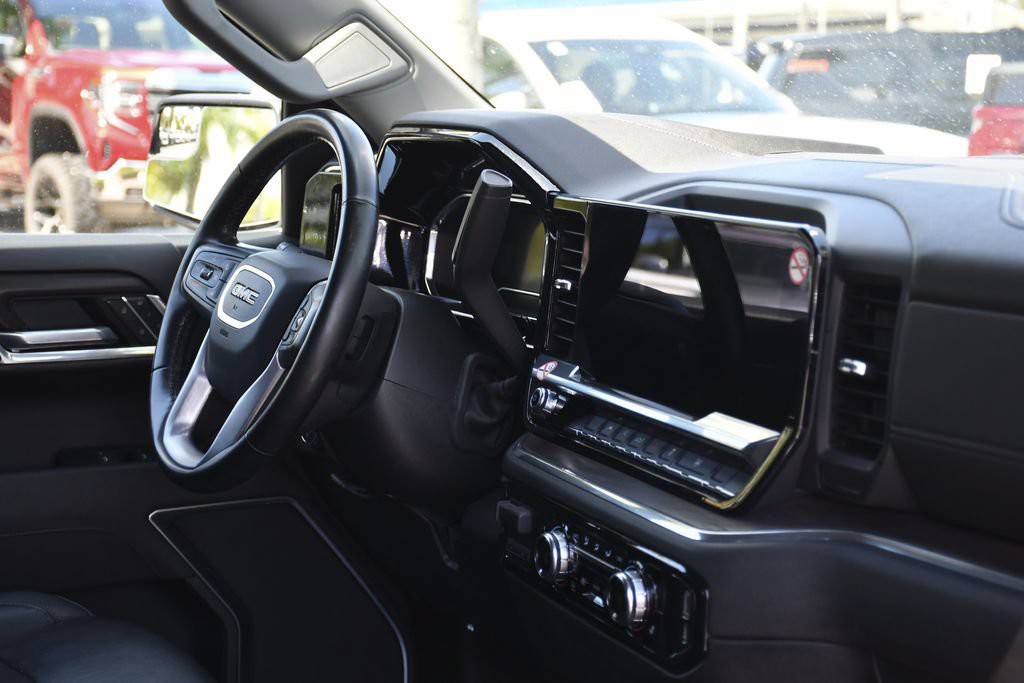 Used 2025 Black GMC SLT image 28