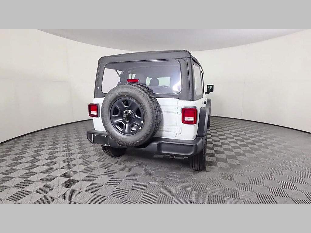 New 2027 White Jeep  image 26