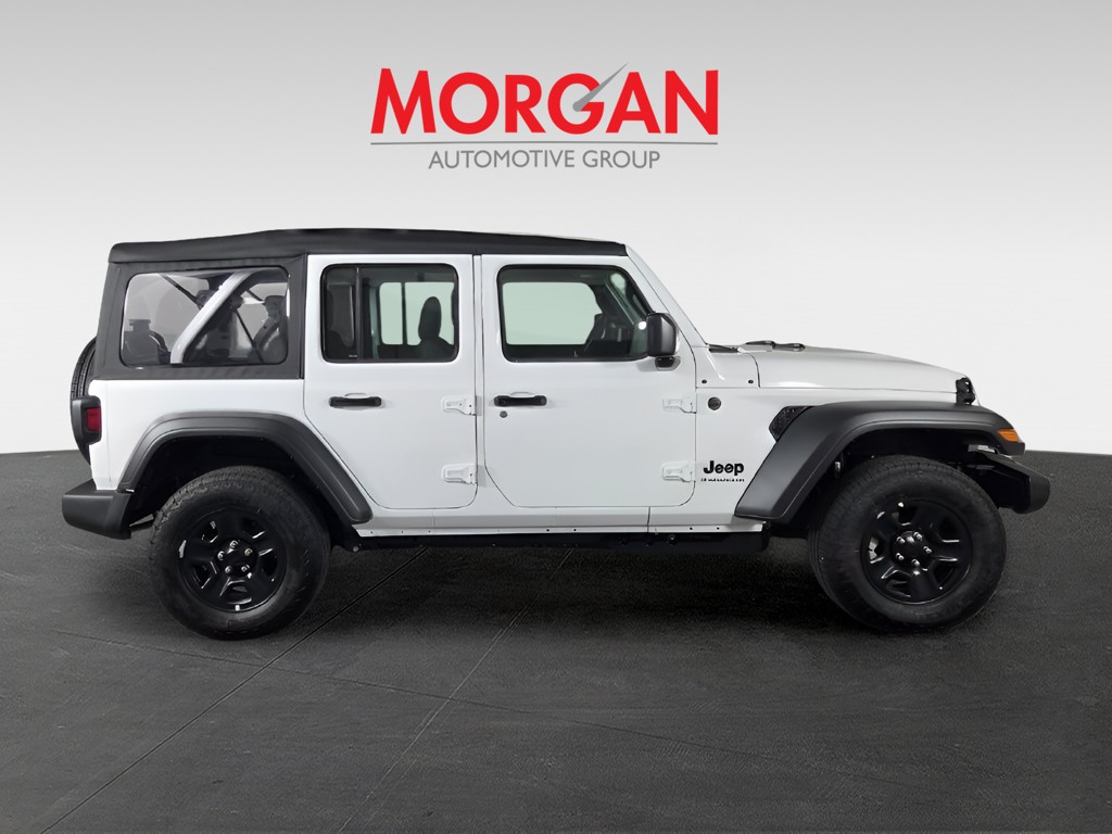 New 2027 White Jeep  image 5