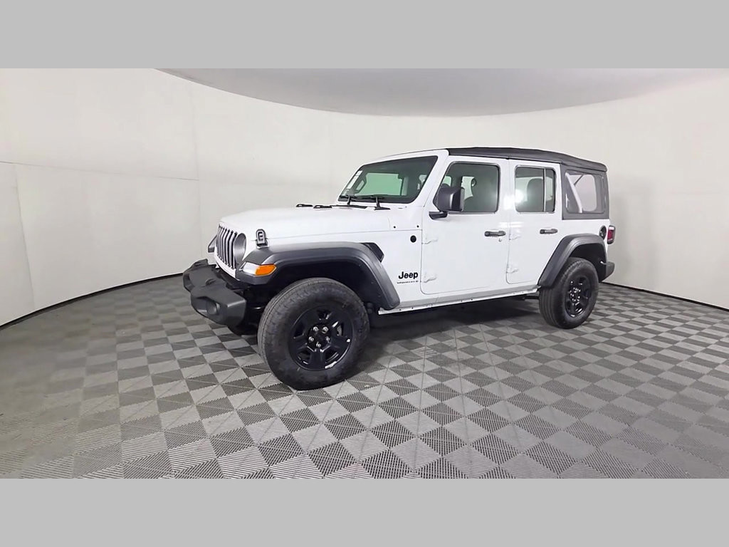 New 2027 White Jeep  image 35