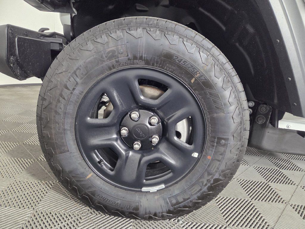 New 2027 White Jeep  image 8