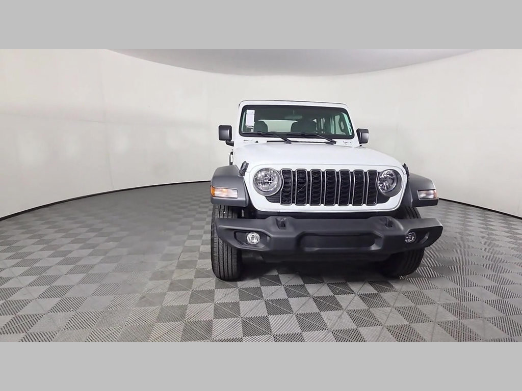 New 2027 White Jeep  image 37