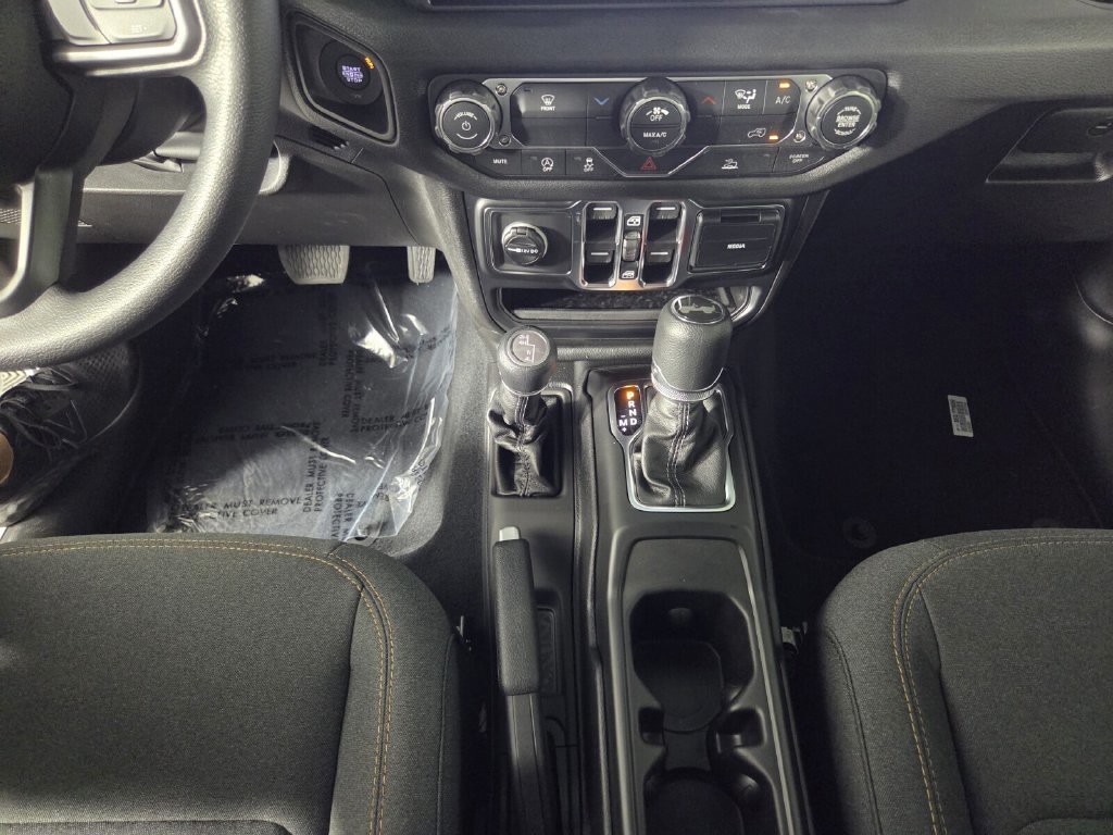 New 2027 White Jeep  image 12