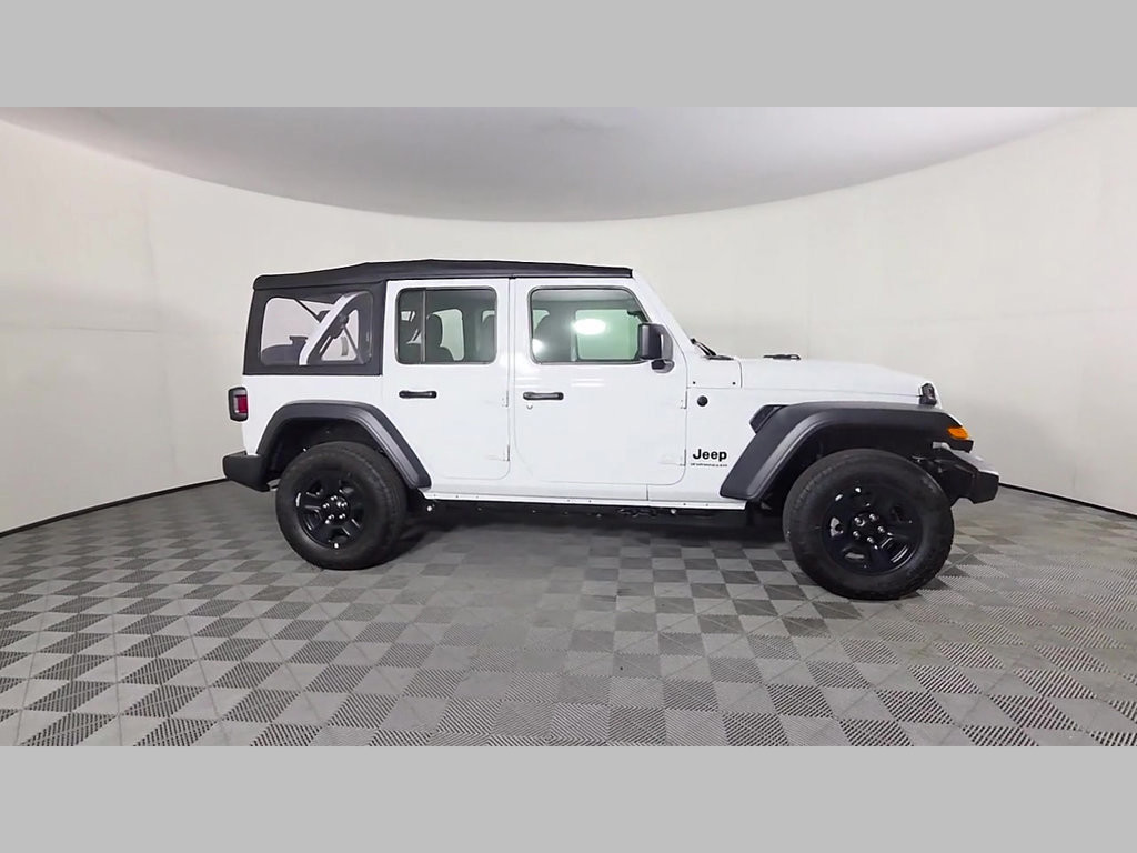 New 2027 White Jeep  image 22