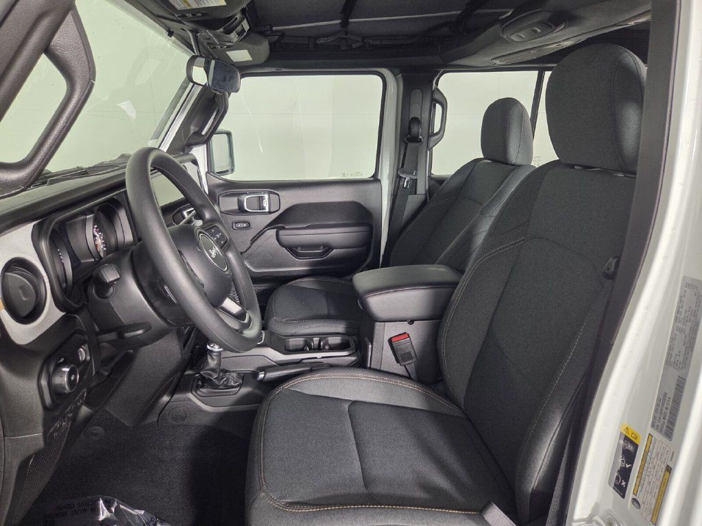 New 2027 White Jeep  image 9