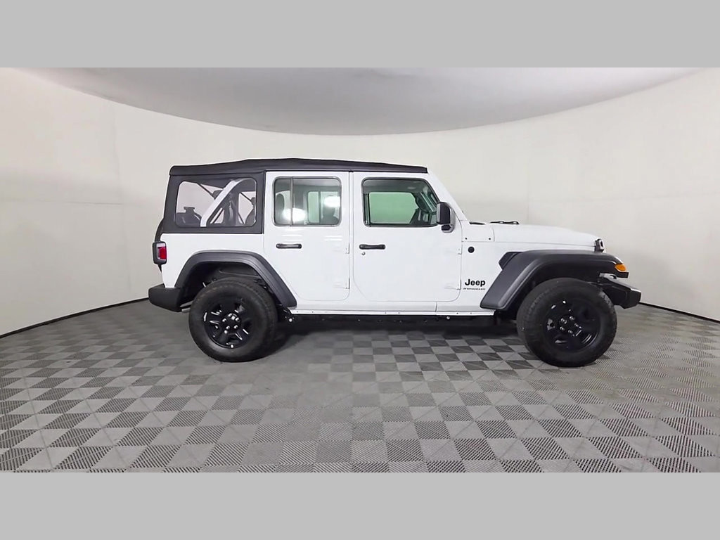 New 2027 White Jeep  image 23