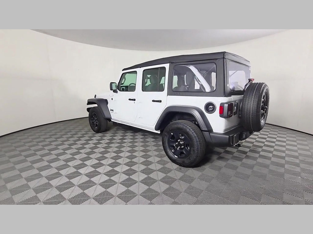 New 2027 White Jeep  image 29